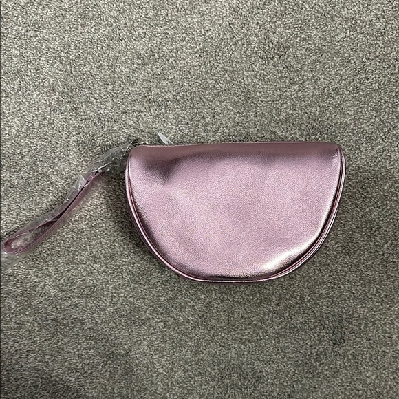 NWT Bath & Body Works Metallic Pink Wristlet with Bow Detail - Picture 3 of 3